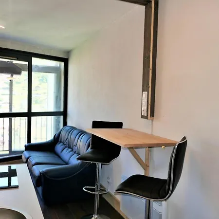 Studio Elena, Vue Sur La Montagne Apartment *